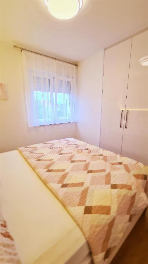 Apartment Karamarko Malinska Esterno foto