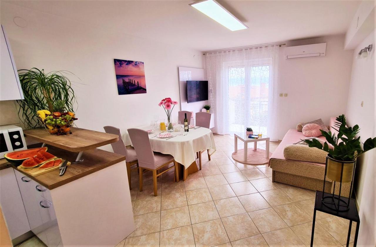 Apartment Karamarko Malinska Esterno foto