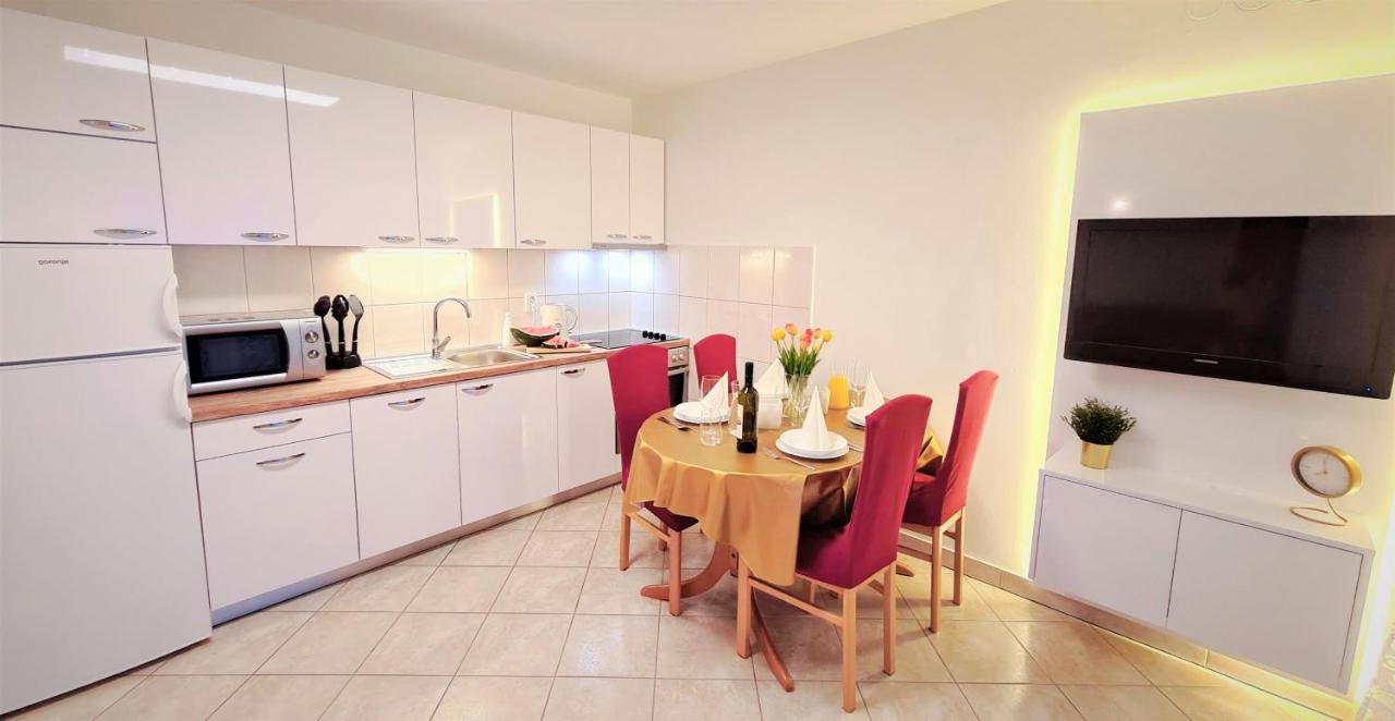 Apartment Karamarko Malinska Esterno foto