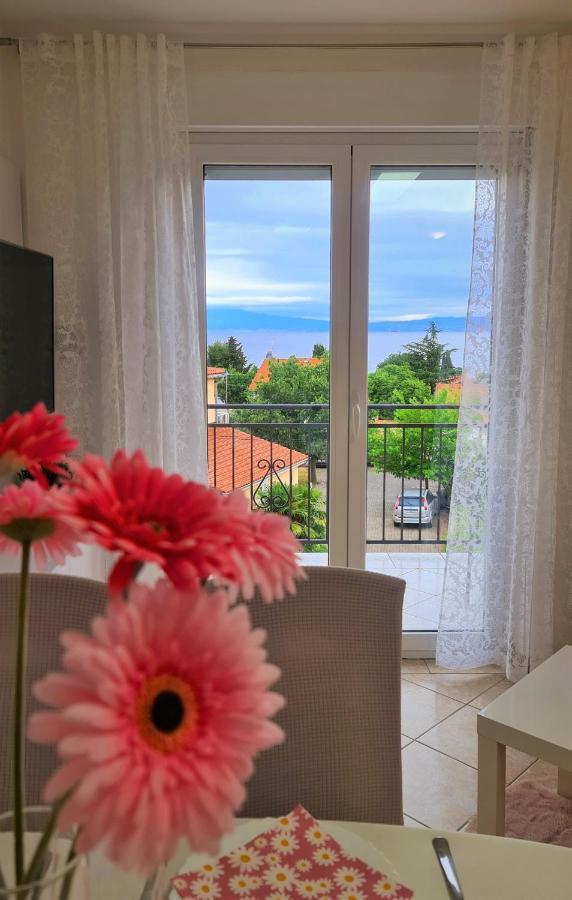 Apartment Karamarko Malinska Esterno foto