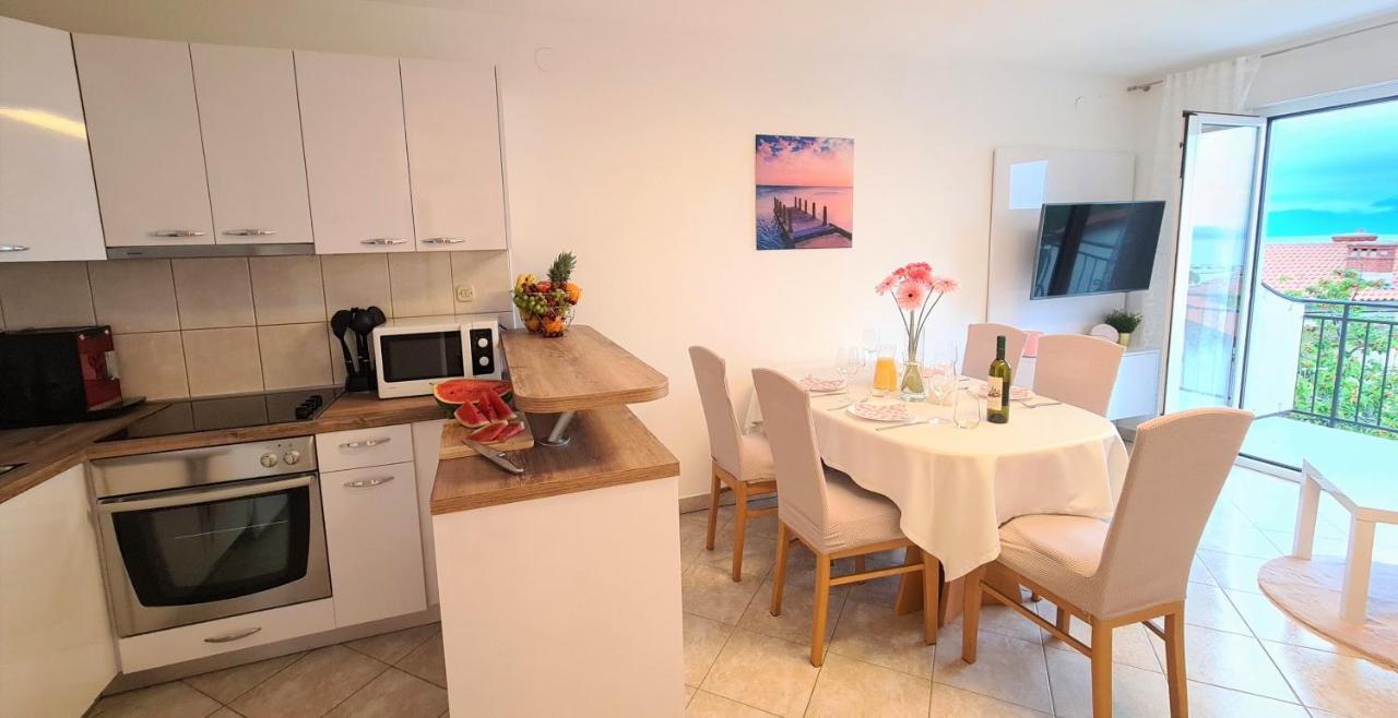Apartment Karamarko Malinska Esterno foto