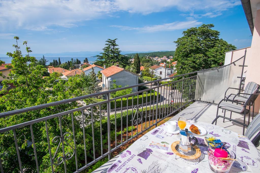Apartment Karamarko Malinska Esterno foto